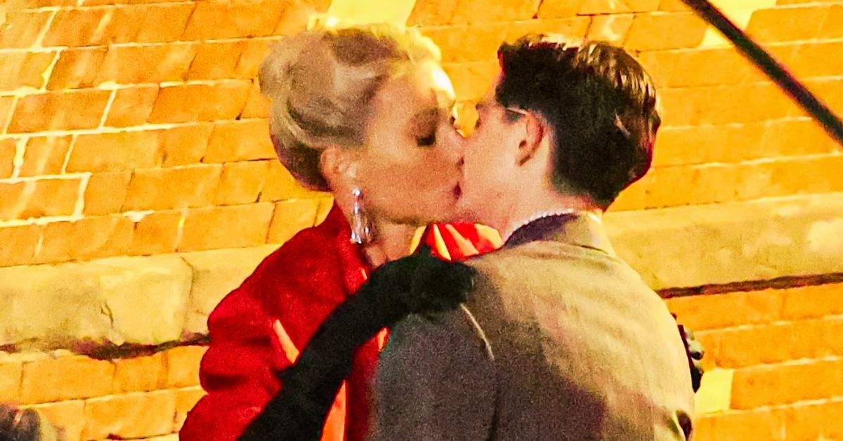 Gwyneth Paltrow & Timothée Chalamet Heat Up Marty Supreme: A Ping-Pong Love Story 3 Passion Ping Pong Paltrow—Marty Supreme Brings the Heat 🔥🏓 2 1