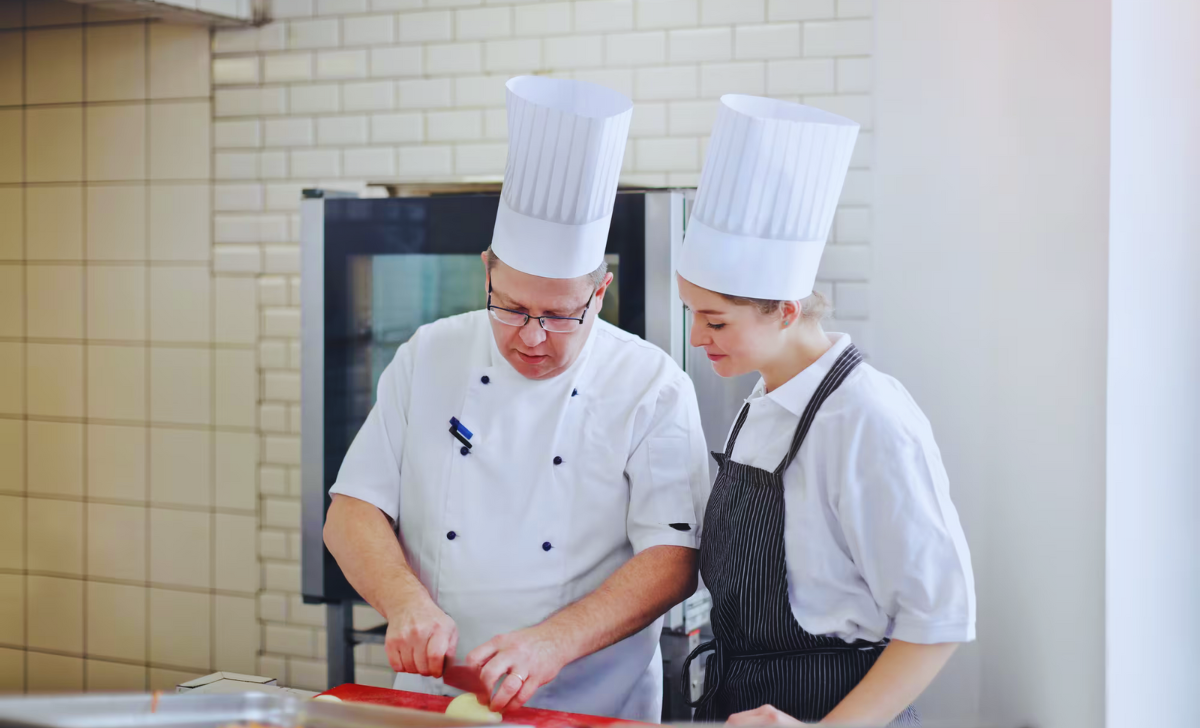 Bakery Kitchen Assistant Jobs in USA with Visa Sponsorship 2025: A Complete Guide 2 Kitchen Assistant Jobs in USA with Visa Sponsorship 2025