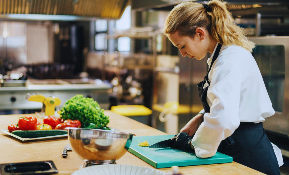 Bakery Kitchen Assistant Jobs in USA with Visa Sponsorship 2025: A Complete Guide 3 Kitchen Assistant Jobs in USA with Visa Sponsorship 2025