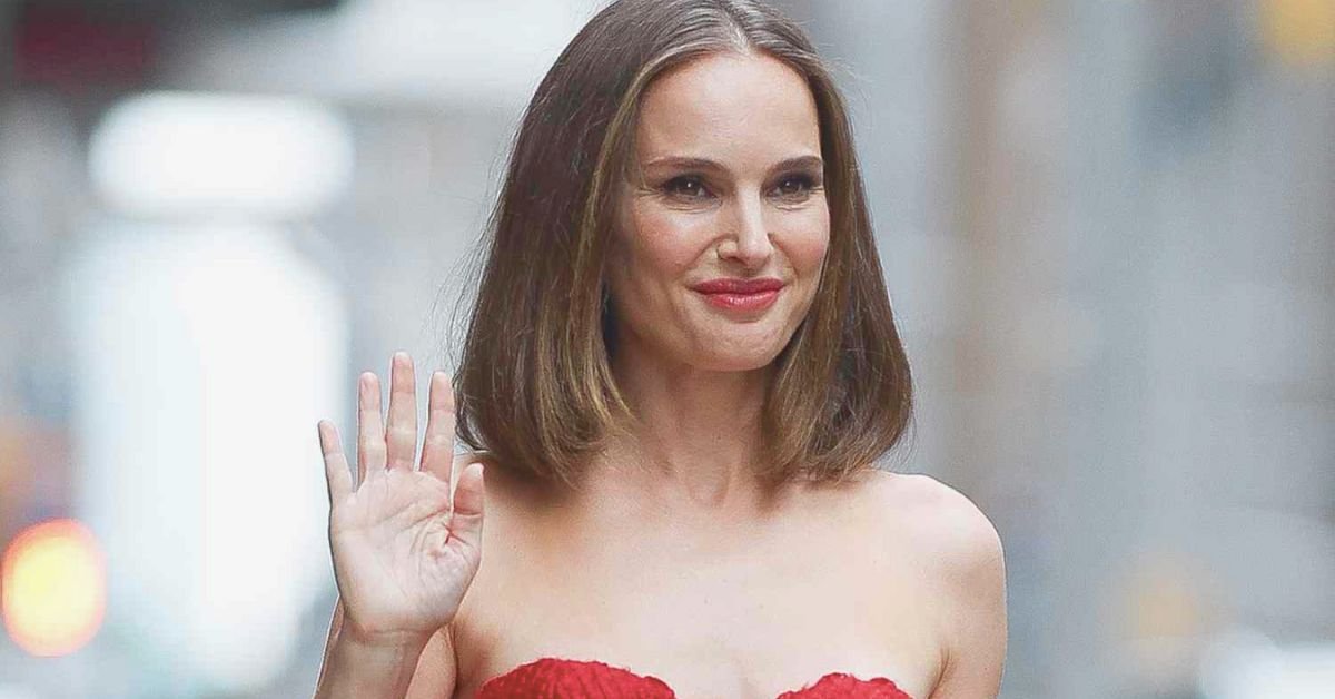Natalie Portman Turns Heads in a Red Yarn Bubble Minidress That Redefines Celebrity Style 4 Natalie Portman Wears a Red Bubble Minidress Entirely Made of Yarn 3