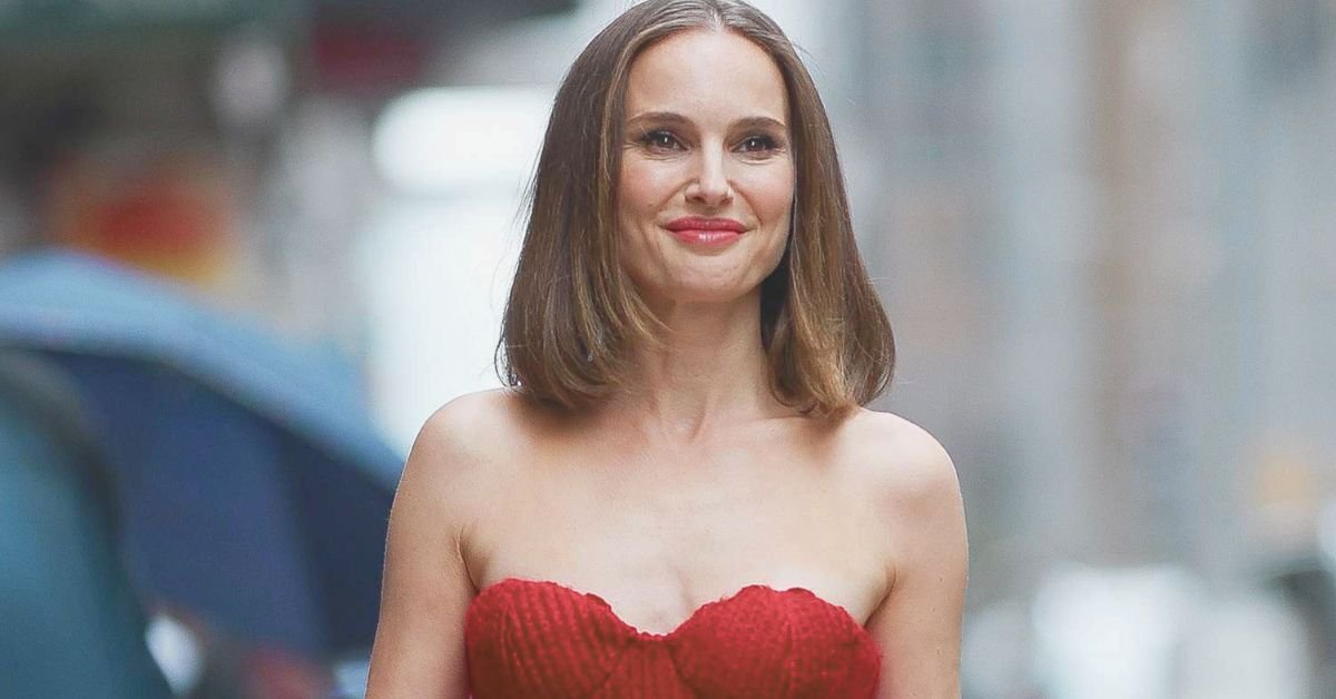 Natalie Portman Turns Heads in a Red Yarn Bubble Minidress That Redefines Celebrity Style 3 Natalie Portman Wears a Red Bubble Minidress Entirely Made of Yarn