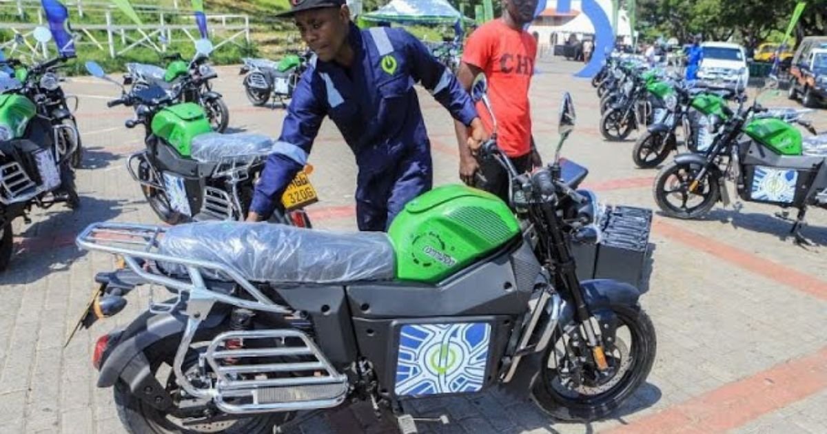 From Classroom to Clean Energy: Kenyan Teacher Turns Old Laptop Batteries into Life-Changing Electric Motorbikes 2 From Classroom to Clean Energy: Kenyan Teacher Turns Old Laptop Batteries into Life-Changing Electric Motorbikes