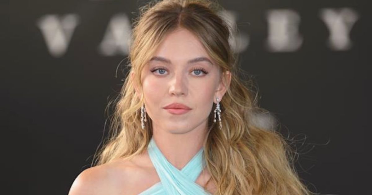 Sydney Sweeney Turns Heads in Cutout Dress After 30 Lbs Weight Gain: “Boobs Got Bigger” 2 Sydney Sweeney Displays Her Bust in a Cutout Dress After 30 Lbs Weight Gain ‘Boobs Got Bigger 1