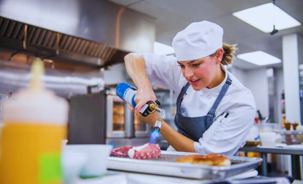 Restaurant Cook Jobs in Canada With Visa Sponsorship 2025: The Ultimate Guide 2 Restaurant Cook Jobs in Canada With Visa Sponsorship 2025