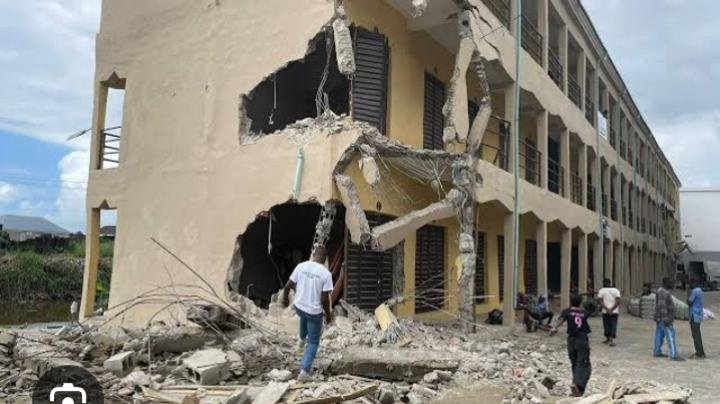 9306e4c7bf2846e685cc52c61b2ec69e