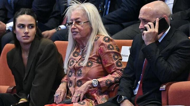 4c39341bc10847c3921d536f10083482